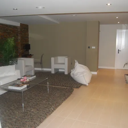 Arha & Ξενοδοχείο 2*