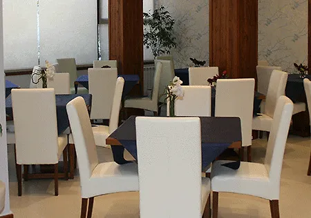 Ξενοδοχείο Arha & 2*